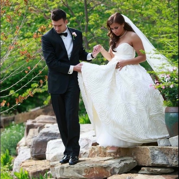 Amsale Blue label Dahlia gown - Picture 4 of 5